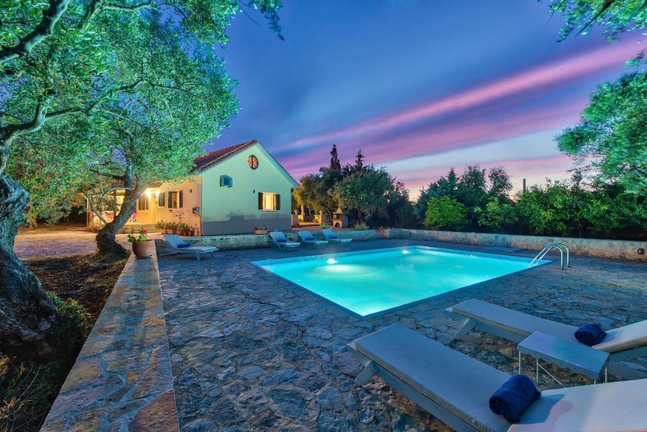 Olivegrove - Nestled In Olive Trees With Private Pool, By Zantewize * Tragaki