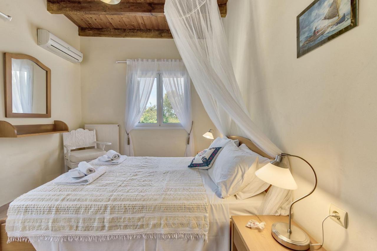 Olivegrove - Nestled In Olive Trees With Private Pool, By Zantewize Tragaki