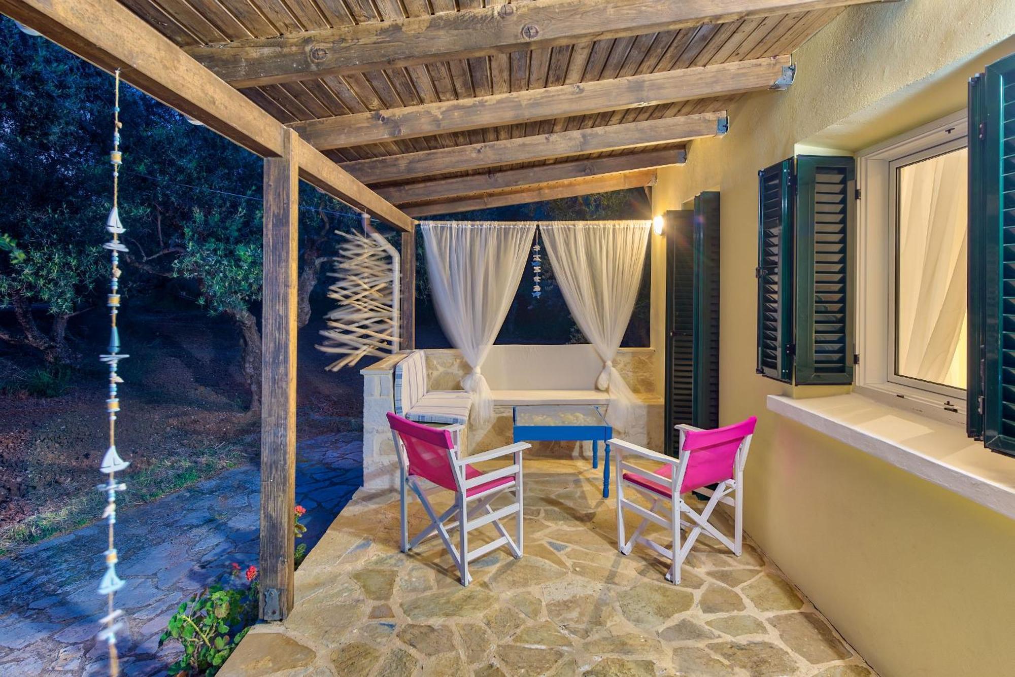 Olivegrove - Nestled In Olive Trees With Private Pool, By Zantewize *