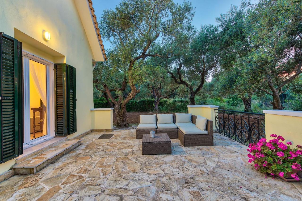 Olivegrove - Nestled In Olive Trees With Private Pool, By Zantewize