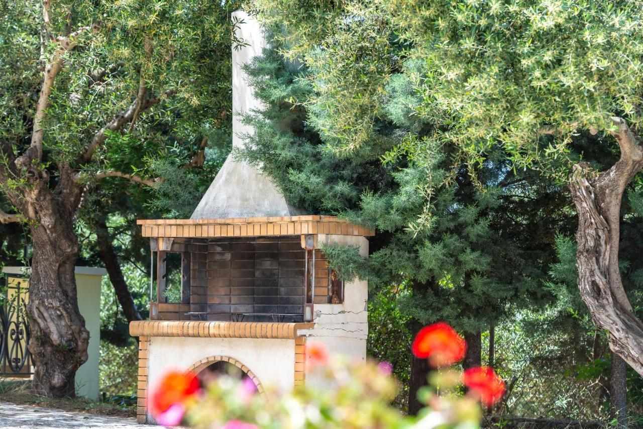 Olivegrove - Nestled In Olive Trees With Private Pool, By Zantewize *