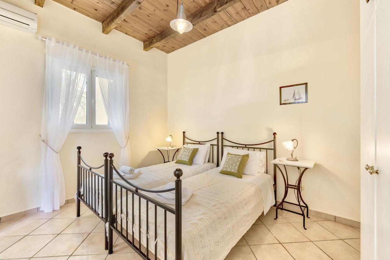 Olivegrove - Nestled In Olive Trees With Private Pool, By Zantewize *