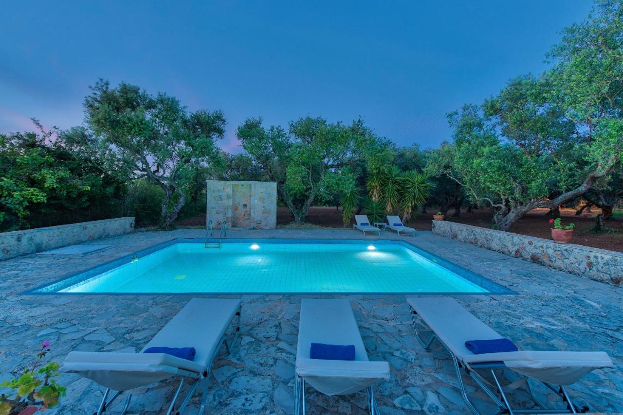Olivegrove - Nestled In Olive Trees With Private Pool, By Zantewize *