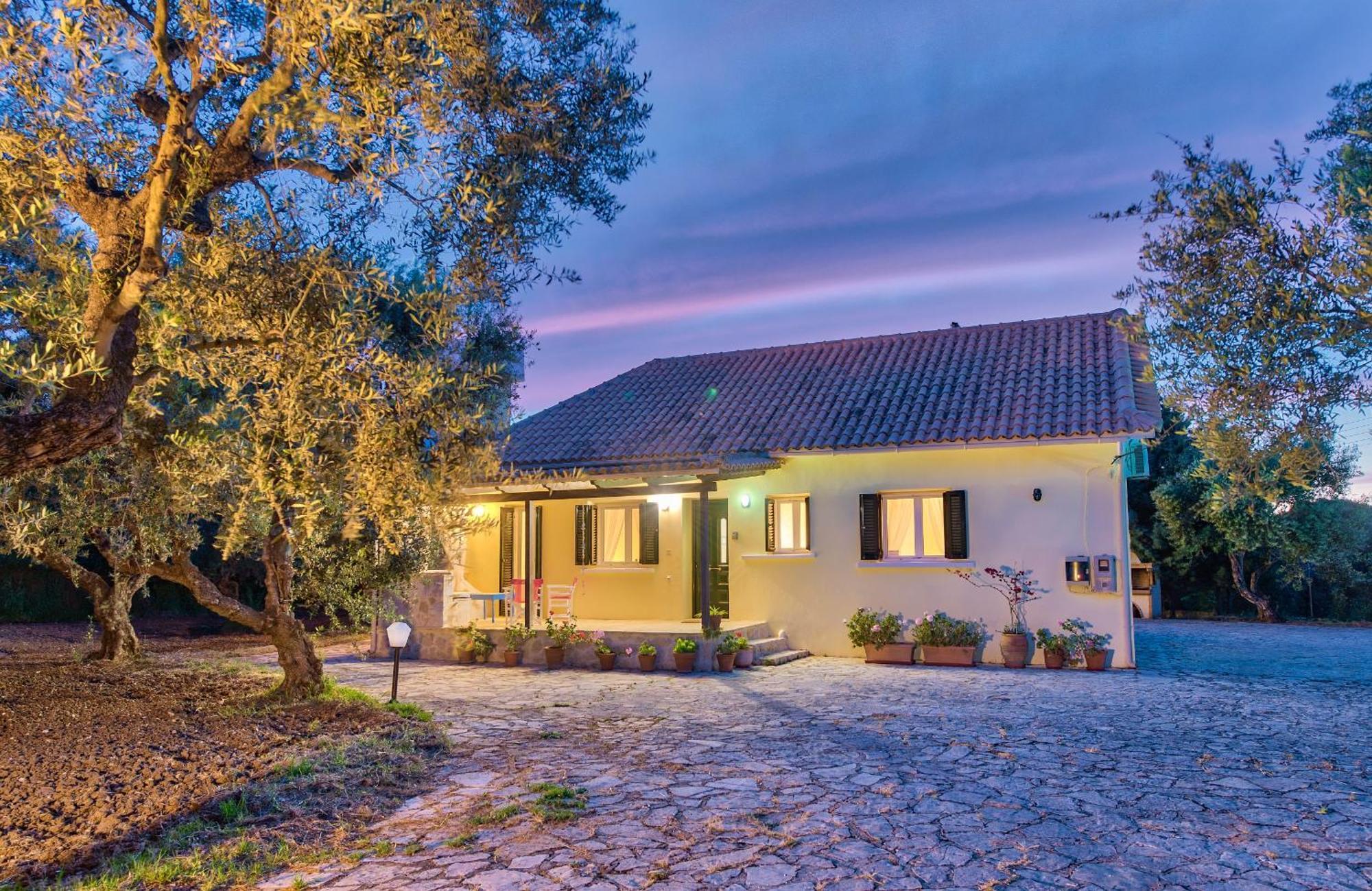 Olivegrove - Nestled In Olive Trees With Private Pool, By Zantewize * Tragaki