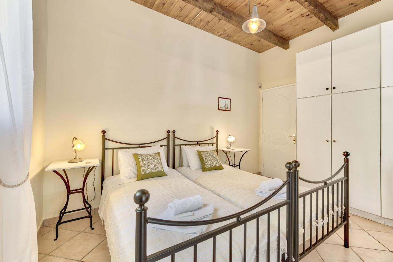 Olivegrove - Nestled In Olive Trees With Private Pool, By Zantewize *